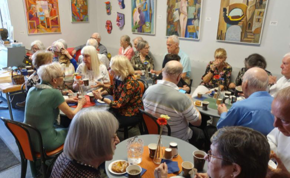 Fika i lokal i fältöversten